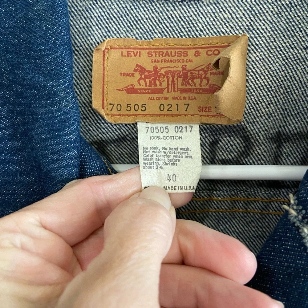 Men’s Dark Blue Denim Jacket by Levi Brand. - Picture 3 of 16